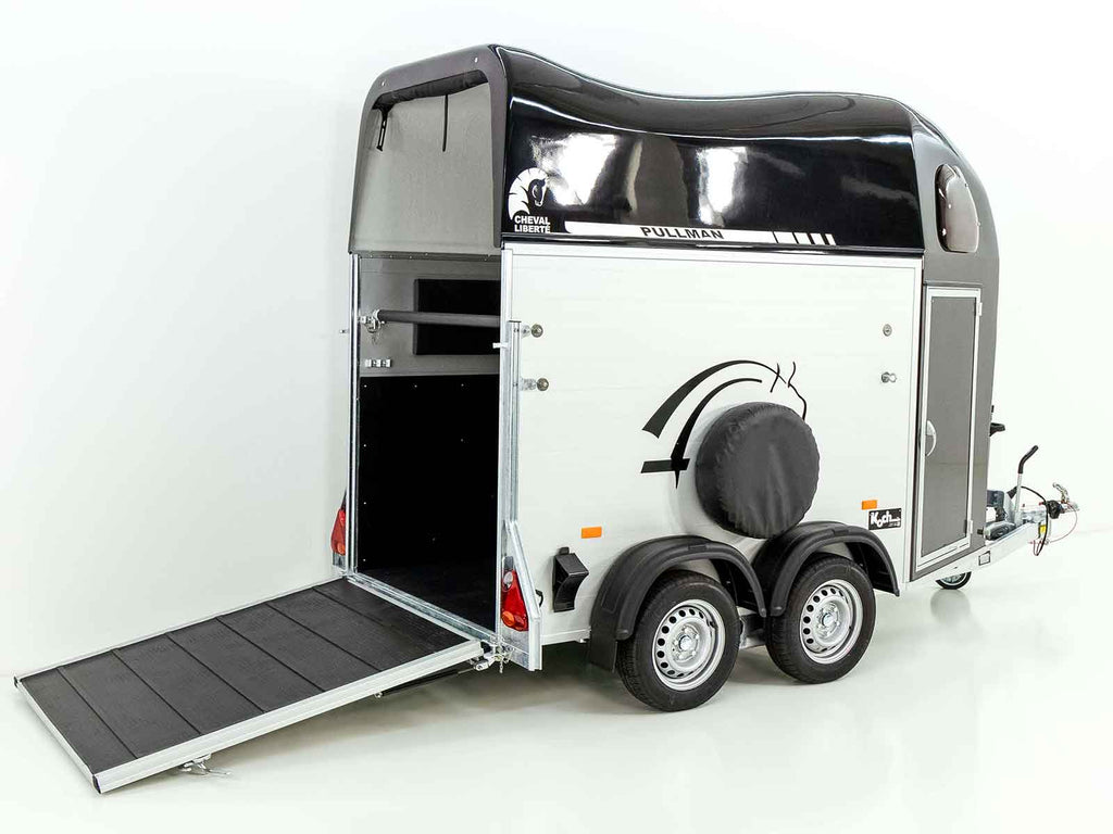 Cheval Liberte Pferdeanhänger GOLD One 1,5er | Pullman-Fahrwerk | schwarz-Neu