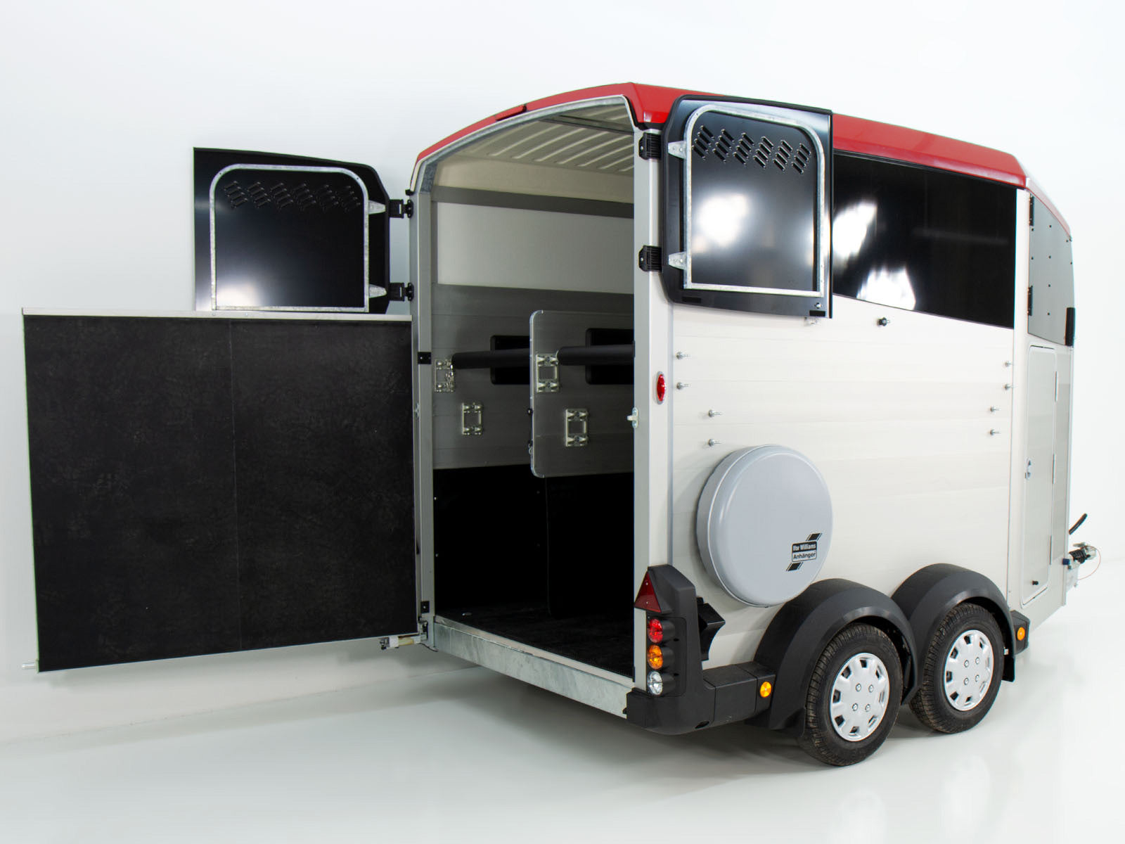 Ifor Williams Pferdeanhänger HBX 506 | Sattelkammer | Neues Modell