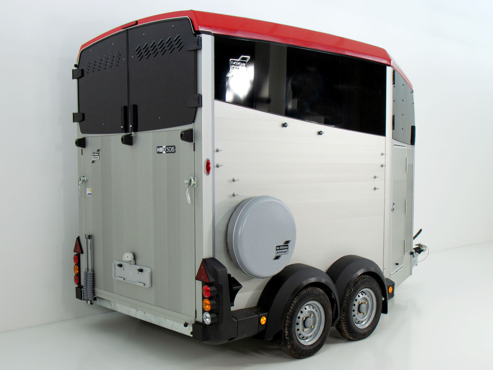 Ifor Williams Pferdeanhänger HBX 506 | Sattelkammer | Neues Modell