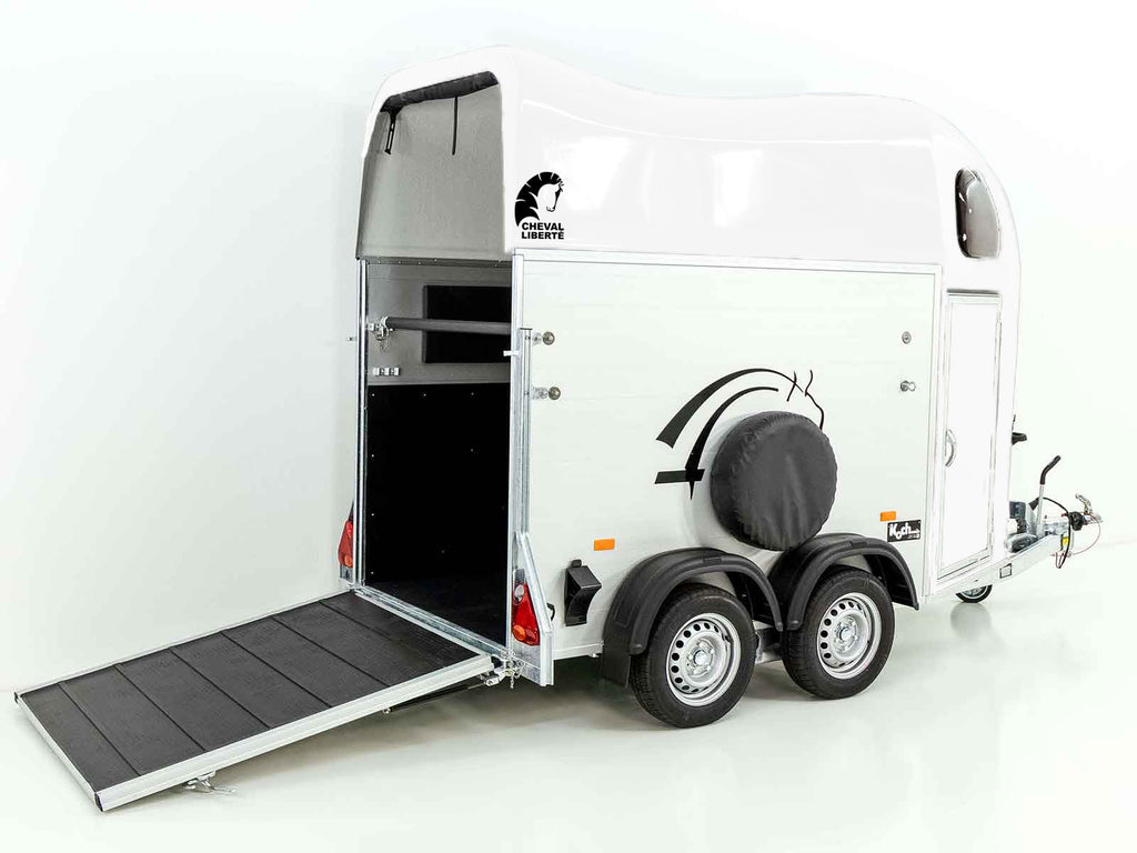 Cheval Liberte Pferdeanhänger GOLD One 1,5er | Pullman-Fahrwerk | weiß-Neu