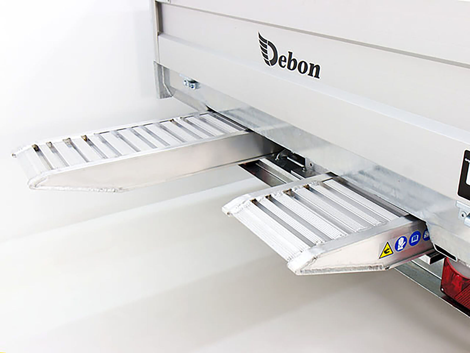 Debon Dreiseitenkipper 180×306 2,6t | E-Pumpe | Rampen | Stützen-Neu