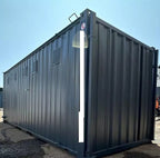 Sanitärcontainer 6 m × 2,4 m – 5 Separate Kabinen – WC & Waschbecken