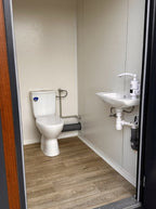 Neuer Sanitärpavillon – 3 Separate Kabinen, WC, Urinal, Waschbecken