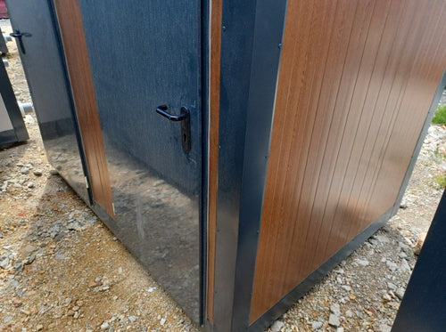 Doppel-Sanitärcontainer – 2 Unabhängige Kabinen, WC, Waschbecken & Boiler