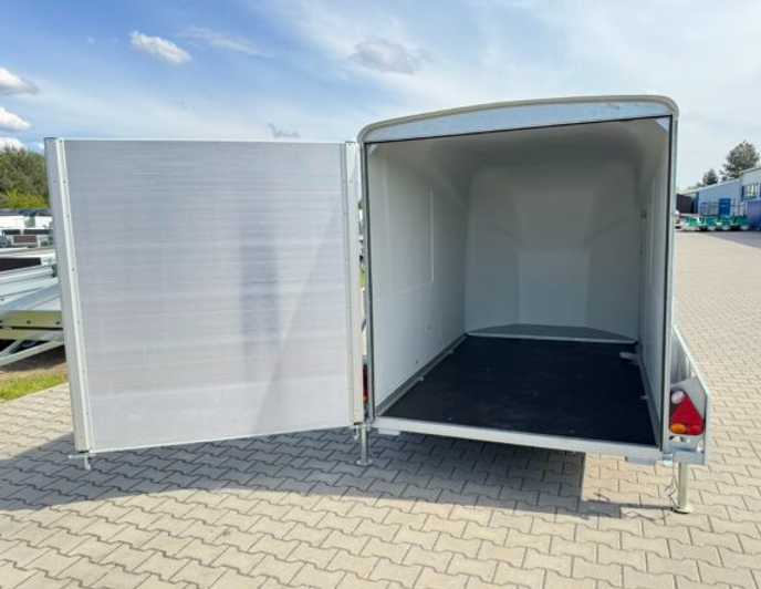Debon Cargo 1300 Anhänger mit Hecktüren