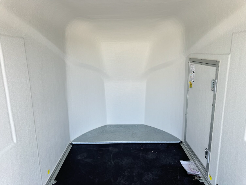 Debon Cargo 1300 Anhänger mit Hecktüren