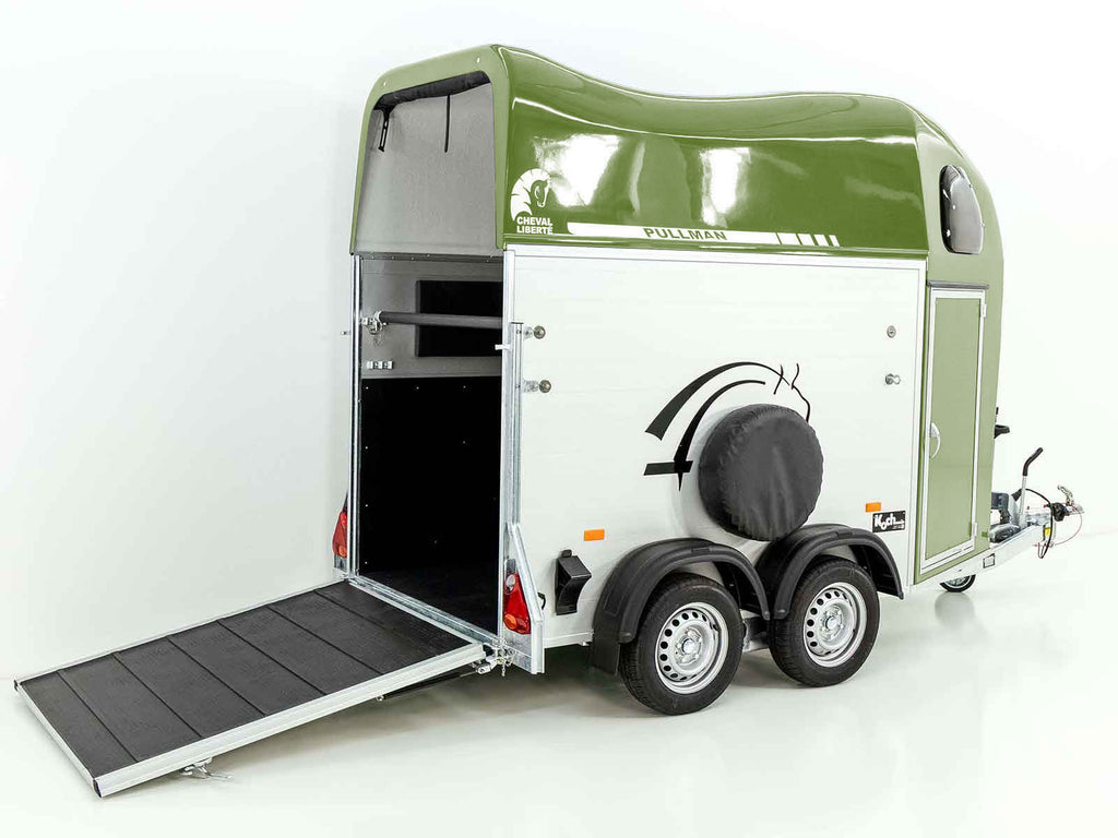 Cheval Liberte Pferdeanhänger GOLD One 1,5er | Pullman-Fahrwerk | olivgrün-Neu